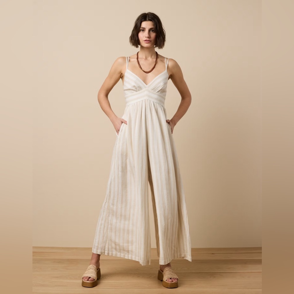 American Eagle Wide-Leg Jumpsuit
Size S